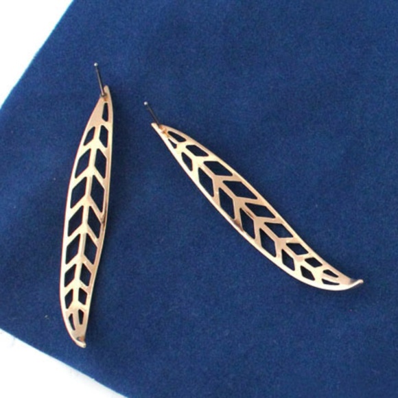 Jewelry - NEW Minimalist Brass Leaf Earrings